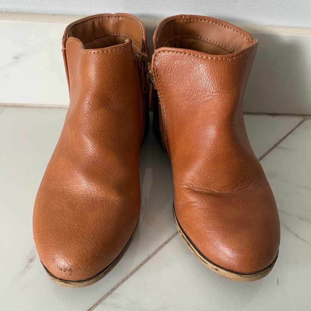 Cat & Jack Girls Cognac Booties - Size 11 — Gently worn